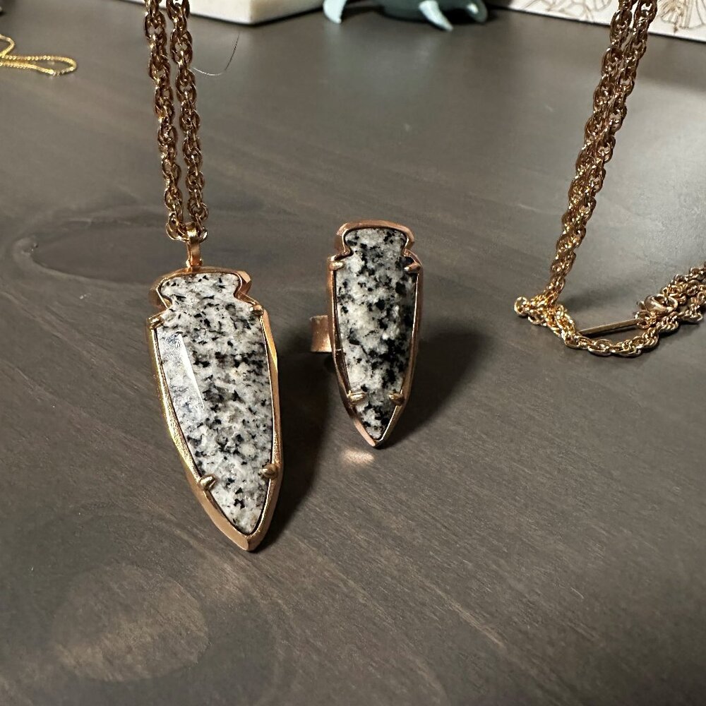 Kendra Scott Black-spotted arrowhead necklace and ring
